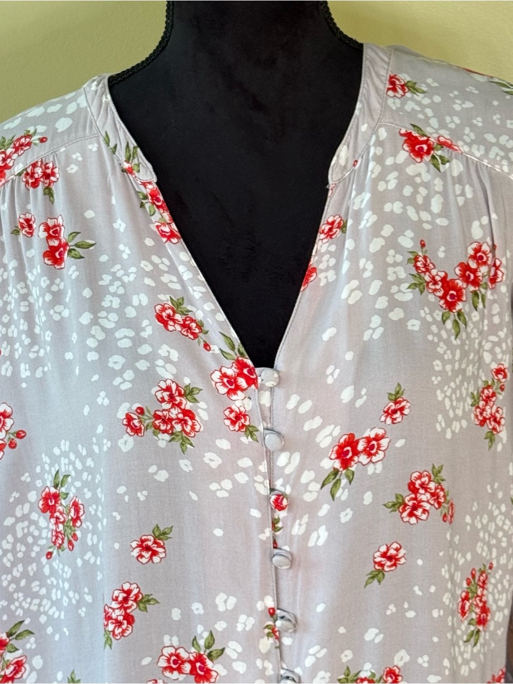 Red Flowers and White Polka Dots Size: Torrid Size 3 (Fits like a Women's Plus - Picture 3 of 13